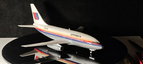 Boeing 737 200 united airlines - 737-200,