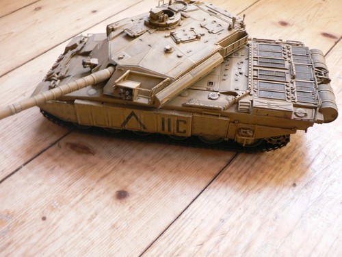 Challenger britannica - 1:35,